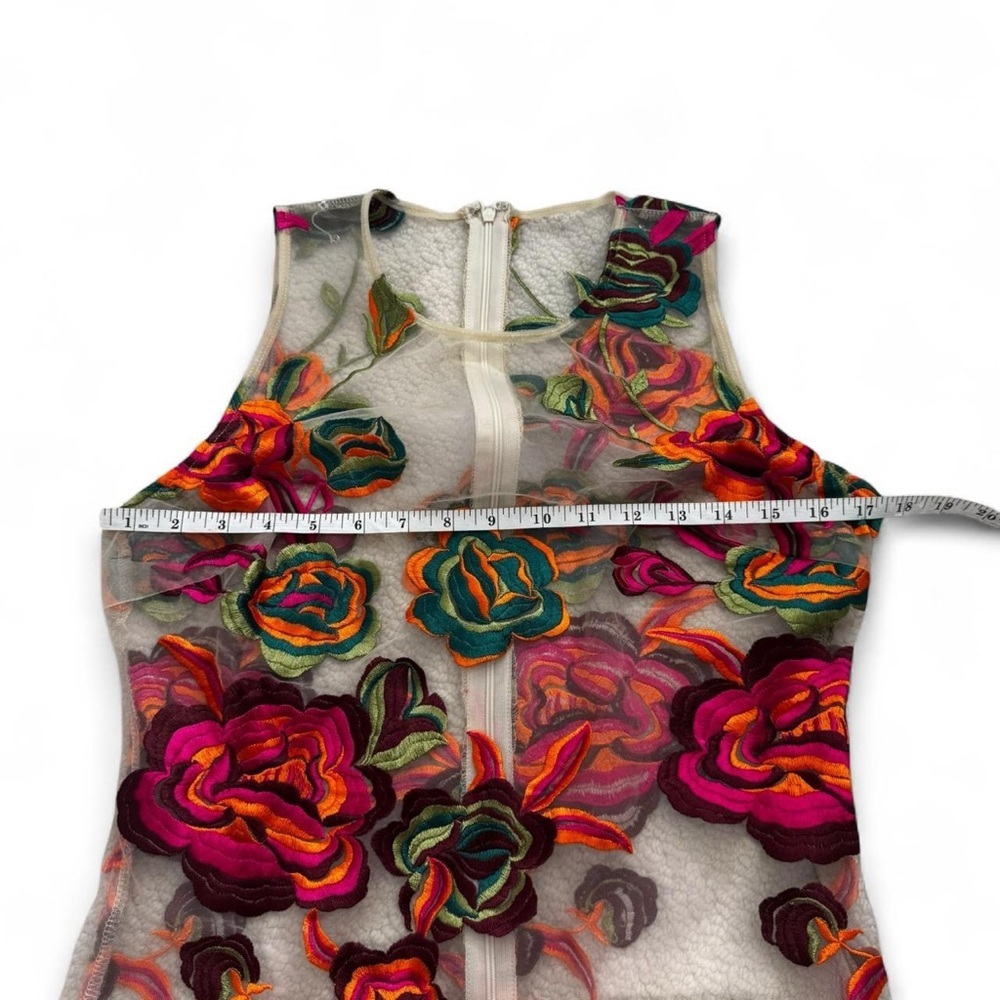 Elegant Floral Embroidered Midi Dress - Picture 5 of 6